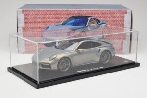 Porsche 911 Turbo S 992 Silver Bamboo Chromaflire With Display Case Spark 1:18 WAP0219100RTSS Rășină - imaginea 7 din 7