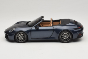 Porsche 911 992.2 Carrera Cabriolet Yachting Blue Norev 1:18 187180 Metal - imaginea 4 din 8