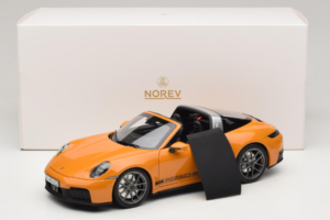Porsche 911 992.2 Targa 4 GTS Bahama Yellow Norev 1:18 187190 Metal - imaginea 10 din 10