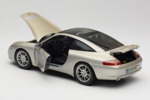 Porsche 911 996 Carrera 4S Argintiu Maisto 1:18 WAP02102212 Metal - imaginea 5 din 8