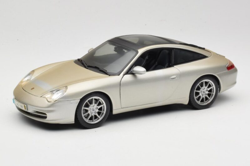 Porsche 911 996 Carrera 4S Argintiu Maisto 1:18 WAP02102212 Metal
