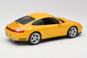 Porsche 911 996 Carrera 4S Galben Maisto 1:18 WAP02101610 Metal - imaginea 3 din 8