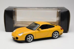 Porsche 911 996 Carrera 4S Galben Maisto 1:18 WAP02101610 Metal - imaginea 8 din 8