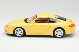 Porsche 911 996 Carrera Galben Bburago 1:18 30085-M1 Metal - imaginea 4 din 8