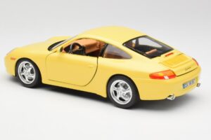 Porsche 911 996 Carrera Galben Bburago 1:18 30085-M1 Metal - imaginea 7 din 8