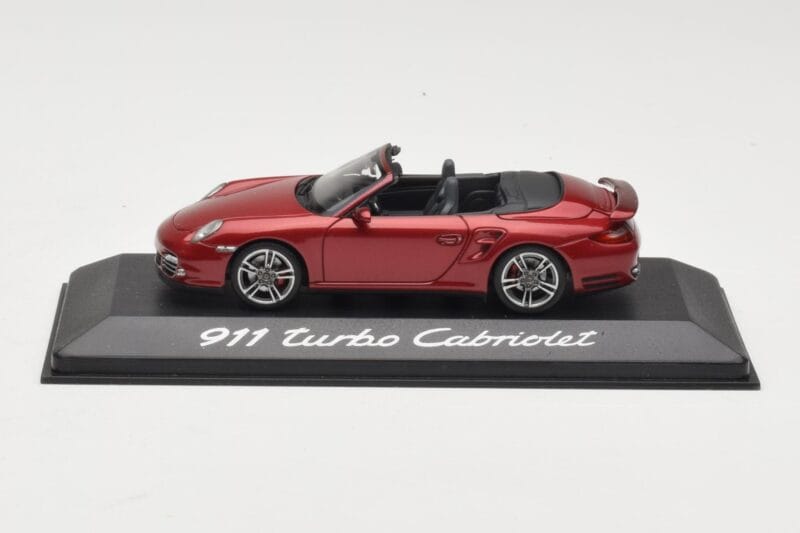 Porsche 911 997 Turbo Cabriolet Roșu Minichamps 1:43 Porsche 911 997 Turbo Cabriolet Roșu Minichamps 1:43 WAP0200130A Metal