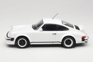 Porsche 911 SC GT Race Version IXO 1:18 18CMC007 Metal - imaginea 3 din 6
