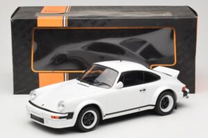 Porsche 911 SC GT Race Version IXO 1:18 18CMC007 Metal - imaginea 6 din 6