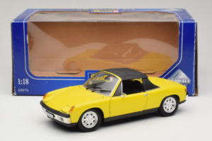 Porsche 914 Galben Revell 1:18 08976 Metal - imaginea 8 din 8