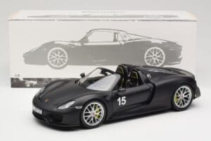 Porsche 918 Spyder Weissach Package Matt Black Minichamps 1:18 110062444 Metal - imaginea 8 din 8