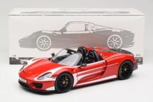 Porsche 918 Spyder Weissach Package Roșu & Dungi Albe Minichamps 1:18 110062442 Metal - imaginea 9 din 9