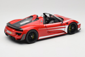 Porsche 918 Spyder Weissach Package Dungi Roșu Alb Minichamps 1:18 110062442-O1 Metal - imaginea 3 din 8