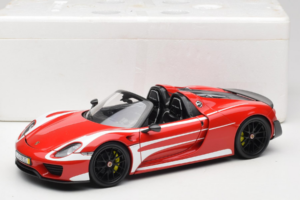 Porsche 918 Spyder Weissach Package Dungi Roșu Alb Minichamps 1:18 110062442-O1 Metal - imaginea 8 din 8