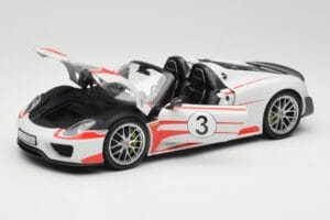 Porsche 918 Spyder Weissach Package Salzburg Minichamps 1:18 110062441 Metal - imaginea 2 din 8