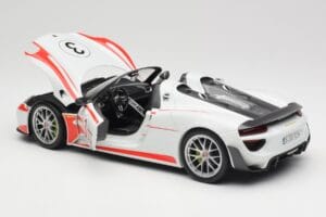 Porsche 918 Spyder Weissach Package Salzburg Minichamps 1:18 110062441 Metal - imaginea 5 din 8