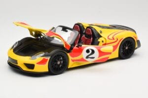 Porsche 918 Spyder Weissach Package Galben Cu Dungi Minichamps 1:18 110062446 Metal - imaginea 2 din 8