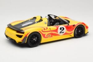 Porsche 918 Spyder Weissach Package Galben Cu Dungi Minichamps 1:18 110062446 Metal - imaginea 3 din 8