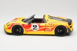 Porsche 918 Spyder Weissach Package Galben Cu Dungi Minichamps 1:18 110062446 Metal - imaginea 4 din 8
