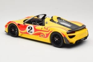 Porsche 918 Spyder Weissach Package Galben Cu Dungi Minichamps 1:18 110062446 Metal - imaginea 7 din 8