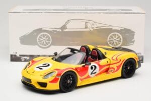 Porsche 918 Spyder Weissach Package Galben Cu Dungi Minichamps 1:18 110062446 Metal - imaginea 8 din 8