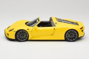 Porsche 918 Spyder Galben Minichamps 1:18 110062434 Metal - imaginea 4 din 8