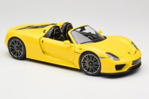 Porsche 918 Spyder Galben Minichamps 1:18 110062434 Metal - imaginea 6 din 8