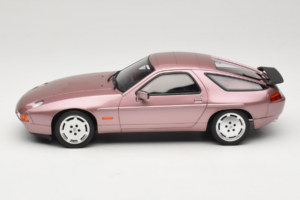 Porsche 928 S Cassis Red Metallic GT Spirit 1:18 GT524 Rășină - imaginea 3 din 6