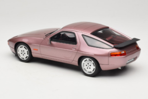 Porsche 928 S Cassis Red Metallic GT Spirit 1:18 GT524 Rășină - imaginea 5 din 6