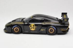 Porsche 935/19 Negru cu Dungi Aurii Minichamps 1:18 155067568 Metal - imaginea 3 din 6