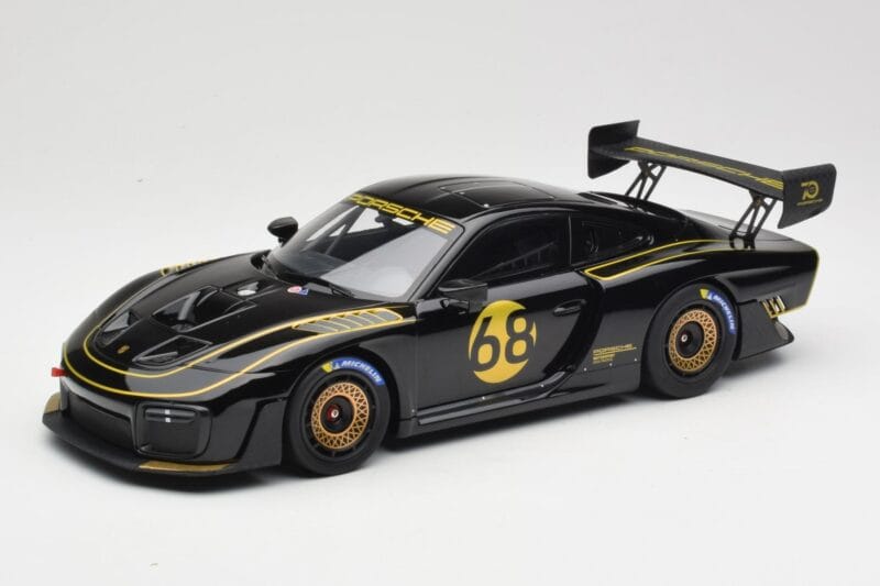Porsche 935/19 Negru cu Dungi Aurii Minichamps 1:18 155067568 Metal