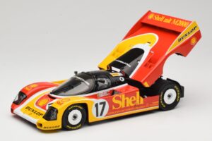 Porsche 962C Group C #17 D. Bell / H-J. Stuck / K. Ludwig 24 Hours of Le Mans 1988 Universal Hobbies 1:18 4704 Metal - imaginea 2 din 8