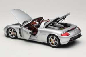 Porsche Carrera GT Silver Metallic Minichamps 1:18 WAP02103014 Metal - imaginea 5 din 8
