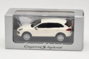 Porsche Cayenne 958 S Hybrid Alb Minichamps 1:43 WAP0200040B Metal - imaginea 4 din 4