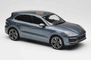 Porsche Cayenne 958 Turbo S Blue Metallic Minichamps 1:18 155066071 Metal - imaginea 4 din 6
