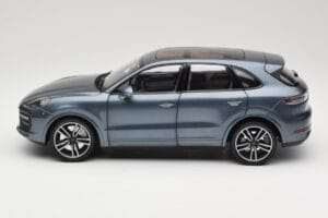 Porsche Cayenne 958 Turbo S Blue Metallic Minichamps 1:18 110066070 Metal - imaginea 4 din 8