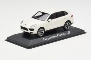 Porsche Cayenne 958 Turbo S Alb Minichamps 1:43 WAP0200220C Metal - imaginea 2 din 4