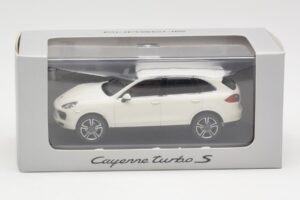Porsche Cayenne 958 Turbo S Alb Minichamps 1:43 WAP0200220C Metal - imaginea 4 din 4