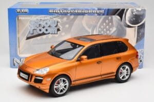 Porsche Cayenne GTS Lava Orange Norev 1:18 187535 Metal - imaginea 8 din 8