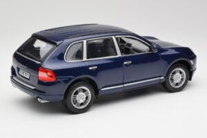 Porsche Cayenne S 9PA Dark Sea Albastru Metalic Maisto 1:18 31635 Metal - imaginea 3 din 8