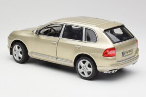 Porsche Cayenne Turbo 955 Bej Maisto 1:18 WAP02100113 Metal - imaginea 7 din 8
