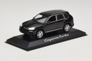 Porsche Cayenne Turbo Dark Green Metallic Minichamps 1:43 WAP02061117 Metal - imaginea 2 din 5