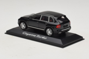 Porsche Cayenne Turbo Dark Green Metallic Minichamps 1:43 WAP02061117 Metal - imaginea 3 din 5