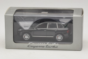 Porsche Cayenne Turbo Dark Green Metallic Minichamps 1:43 WAP02061117 Metal - imaginea 5 din 5
