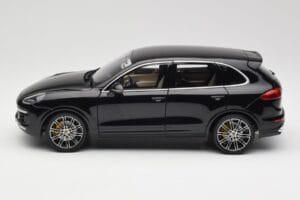 Porsche Cayenne Turbo S 958 Black Metallic Minichamps 1:18 110064000 Metal - imaginea 4 din 8