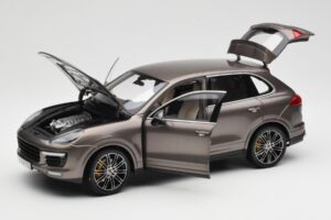 Porsche Cayenne E2 Turbo S Umbra Metalizat Minichamps 1:18 WAP0213020F Metal - imaginea 2 din 8