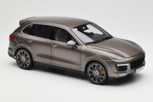 Porsche Cayenne E2 Turbo S Umbra Metalizat Minichamps 1:18 WAP0213020F Metal - imaginea 6 din 8