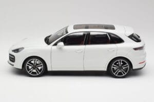 Porsche Cayenne 9YA Turbo Alb Metallic Minichamps 1:18 155042560 Metal - imaginea 4 din 8