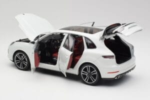 Porsche Cayenne 9YA Turbo Alb Metallic Minichamps 1:18 155042560 Metal - imaginea 5 din 8