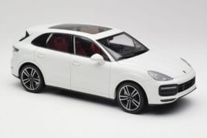 Porsche Cayenne 9YA Turbo Alb Metallic Minichamps 1:18 155042560 Metal - imaginea 6 din 8