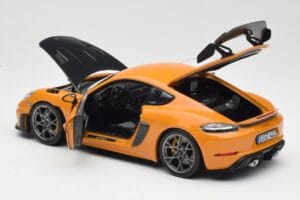 Porsche Cayman GT4 RS 982 Weissach Package Bahama Yellow Norev 1:18 187252 Metal - imaginea 5 din 8